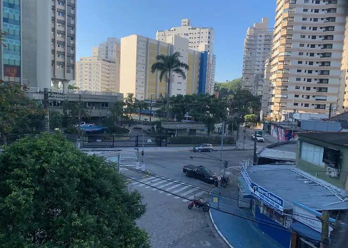 Apartamento amplo uma quadra da praia das Astúrias - Guarujá!